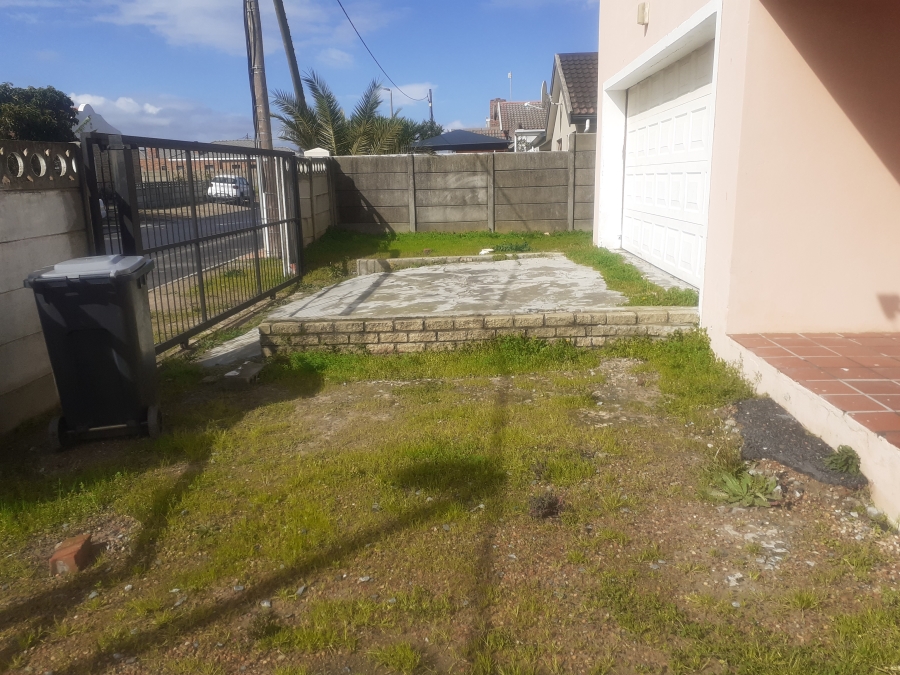 5 Bedroom Property for Sale in Faure Western Cape